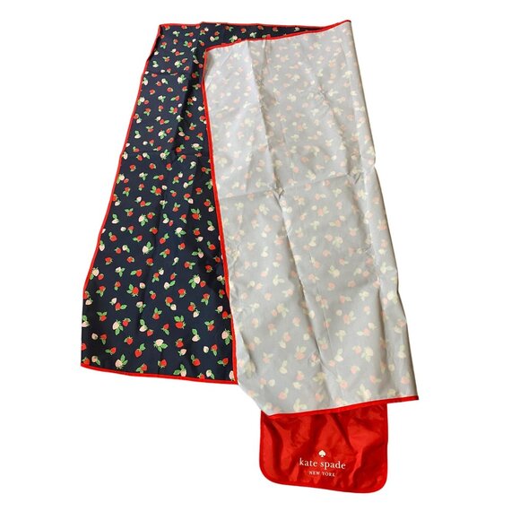 Kate Spade New York Strawberry Picnic Blanket Waterproof Foldable - Picture 4 of 8